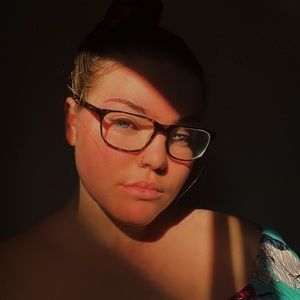 Meet your Posher, Caitlyn